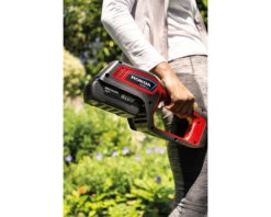 Honda HHT36BXB Cordless Grass Trimmer -Machinery Master Shop HondaLawnTrimmerlifestyle1
